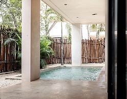 Jungle Resort Suites & Private Pool