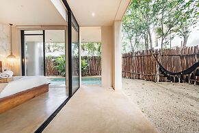 Jungle Resort Suites & Private Pool