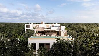 Jungle Resort Suites & Private Pool