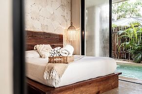 Jungle Resort Suites & Private Pool