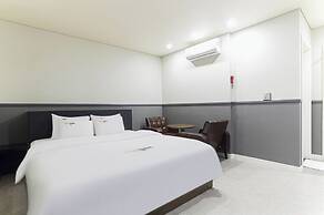 Pyeongtaek Station Gallery Hotel