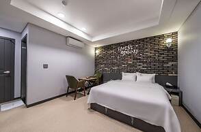 Pyeongtaek Station Gallery Hotel