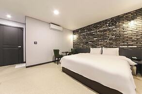 Pyeongtaek Station Gallery Hotel