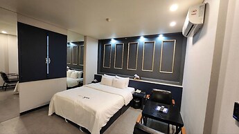 Pyeongtaek Station Gallery Hotel