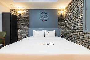 Pyeongtaek Station Gallery Hotel