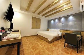 Pyeongtaek Station Gallery Hotel