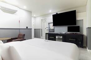 Pyeongtaek Station Gallery Hotel