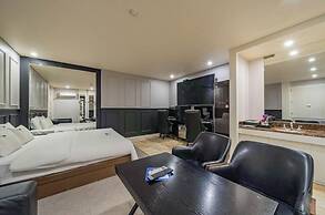 Pyeongtaek Station Gallery Hotel