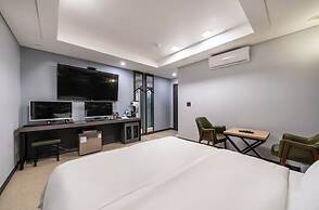 Pyeongtaek Station Gallery Hotel