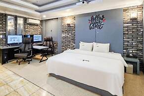 Pyeongtaek Station Gallery Hotel