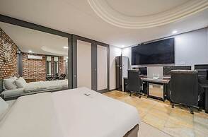 Pyeongtaek Station Gallery Hotel