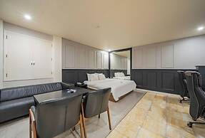 Pyeongtaek Station Gallery Hotel