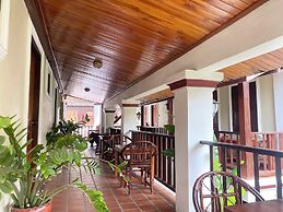Golden Sun Boutique Hotel