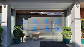 Rudhil's Place Hotel