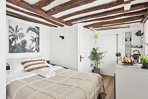 Cozy Getaway in Le Marais Heart of Paris