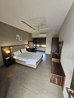 Club Azzurro Resort - Nalsarovar