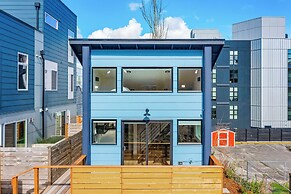 Echo Loft: A Modern Escape