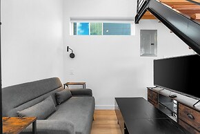 Echo Loft: A Modern Escape