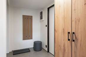 Modern loft-apart near metro Křižíkova