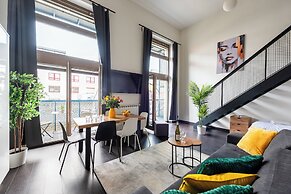 Modern loft-apart near metro Křižíkova