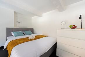 Charming loft-studio apart with parking