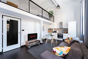 Charming loft-studio apart with parking