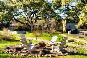 Cozy Tiny Home on Eco Farm and Huge Yard