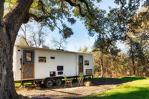 Cozy Tiny Home on Eco Farm and Huge Yard