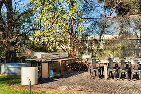 Cozy Tiny Home on Eco Farm and Huge Yard