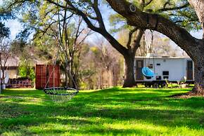 Cozy Tiny Home on Eco Farm and Huge Yard