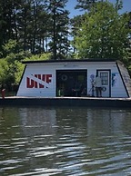The Bear Den
