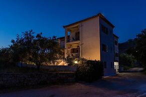 Lefkis apartments & studios