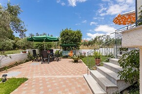 Lefkis apartments & studios