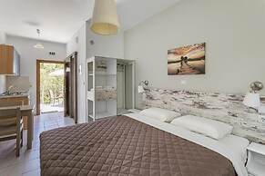 Lefkis apartments & studios