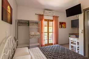 Lefkis apartments & studios