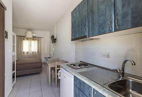 Lefkis apartments & studios