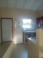 Room-near air and Ferry Ports, Shops & b