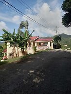 Room-near air and Ferry Ports, Shops & b