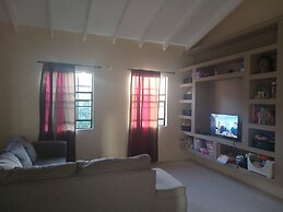 Room-near air and Ferry Ports, Shops & b