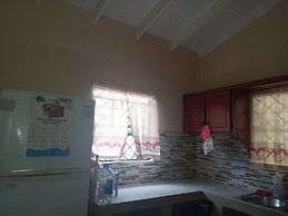 Room-near air and Ferry Ports, Shops & b