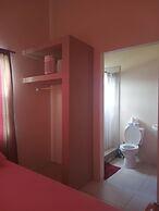 Room-near air and Ferry Ports, Shops & b