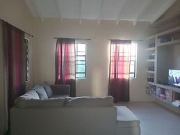 Room-near air and Ferry Ports, Shops & b