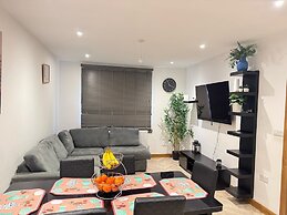 1br-sleeps2-parking-nearlondon-central