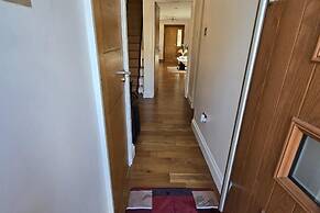 3Br - Sleeps6 - 15min Central London and Gatwick