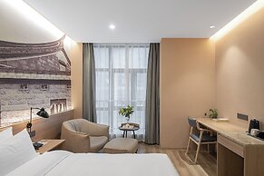 Youth Sunshine Hotel