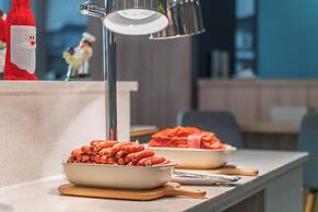 Youth Sunshine Hotel