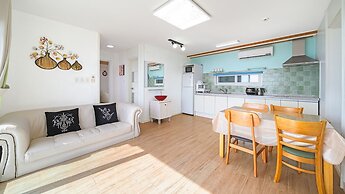 Namhae Montmartre Pension