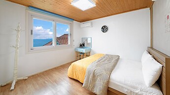 Namhae Montmartre Pension