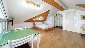 Namhae Montmartre Pension