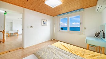 Namhae Montmartre Pension